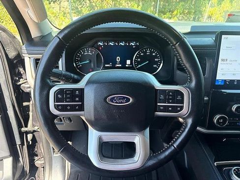 Used 2024 Ford Expedition XLT RWD image 24