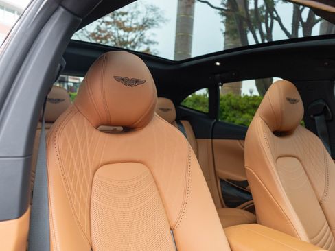 Used 2024 Aston Martin DBX 707 image 40