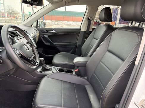 Used 2021 Volkswagen Tiguan SE image 10