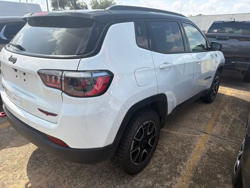 Used 2026 Jeep Compass Trailhawk AWD/4WD image 5