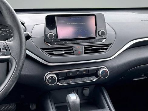 Used 2022 Nissan Altima 2.5 S FWD image 9
