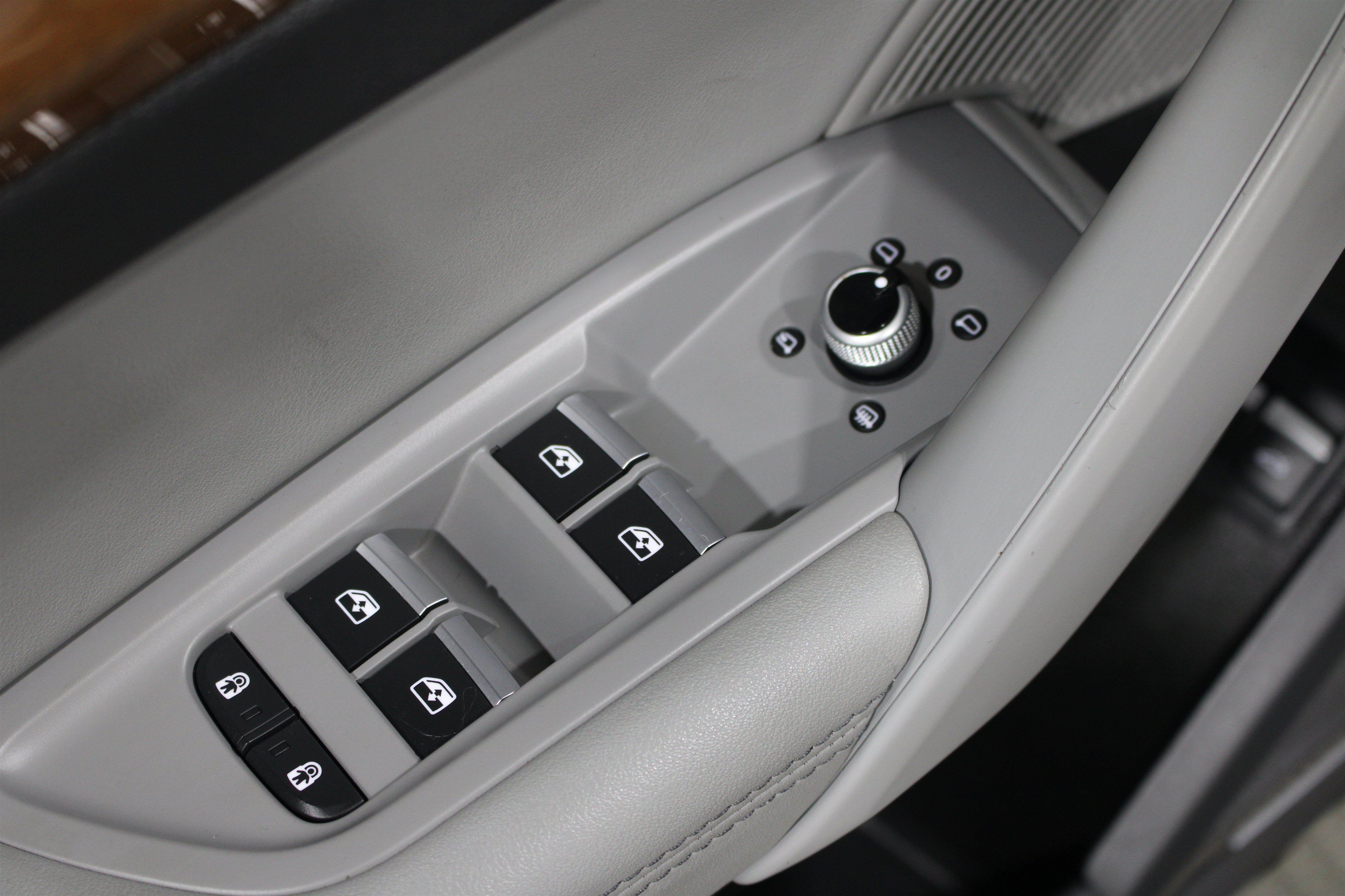 Used 2022 Audi Q5 e Premium Plus AWD/4WD image 7