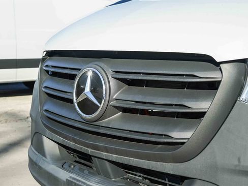 New 2024 Mercedes-Benz eSprinter 170 Cargo image 8