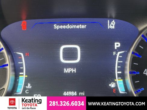 Used 2025 Chrysler Pacifica Limited FWD image 25