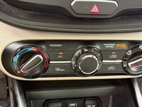 Used 2021 Kia Soul LX FWD image 26