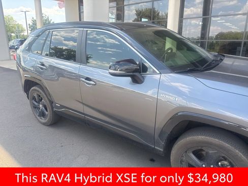Used 2021 Toyota RAV4 XSE AWD/4WD image 3