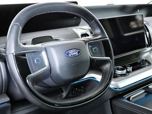 Certified 2025 Ford Expedition Platinum AWD/4WD image 50