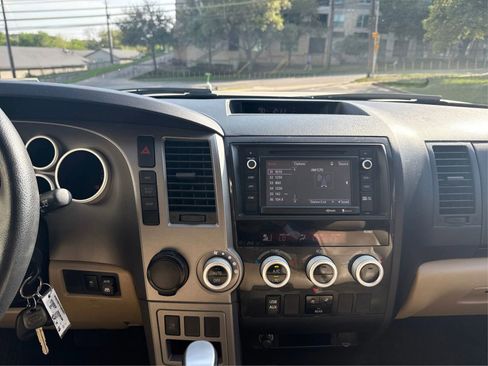 Used 2014 Toyota Sequoia SR5 image 15