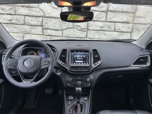 Used 2022 Jeep Cherokee Trailhawk w/ Premium Leather Package AWD/4WD image 10