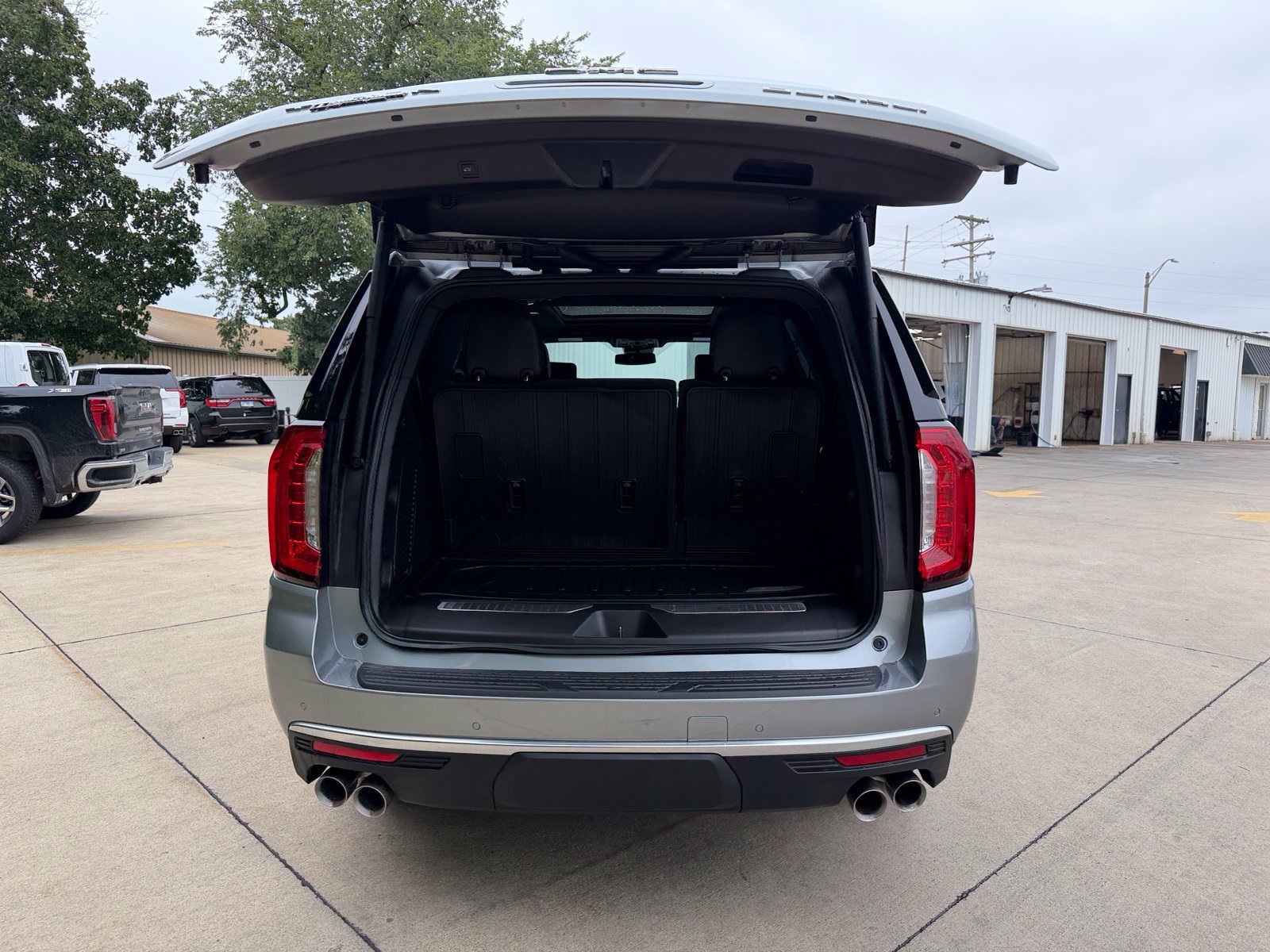 Used 2023 GMC Yukon Denali w/ Max Trailering Package AWD/4WD image 35