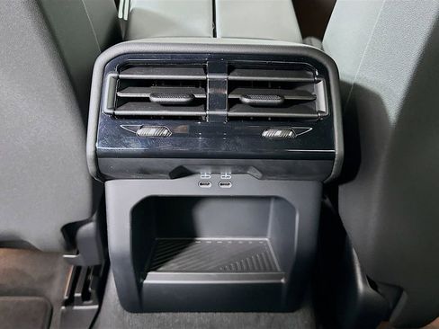 New 2026 BMW 530i xDrive w/ M Sport Package AWD/4WD image 18