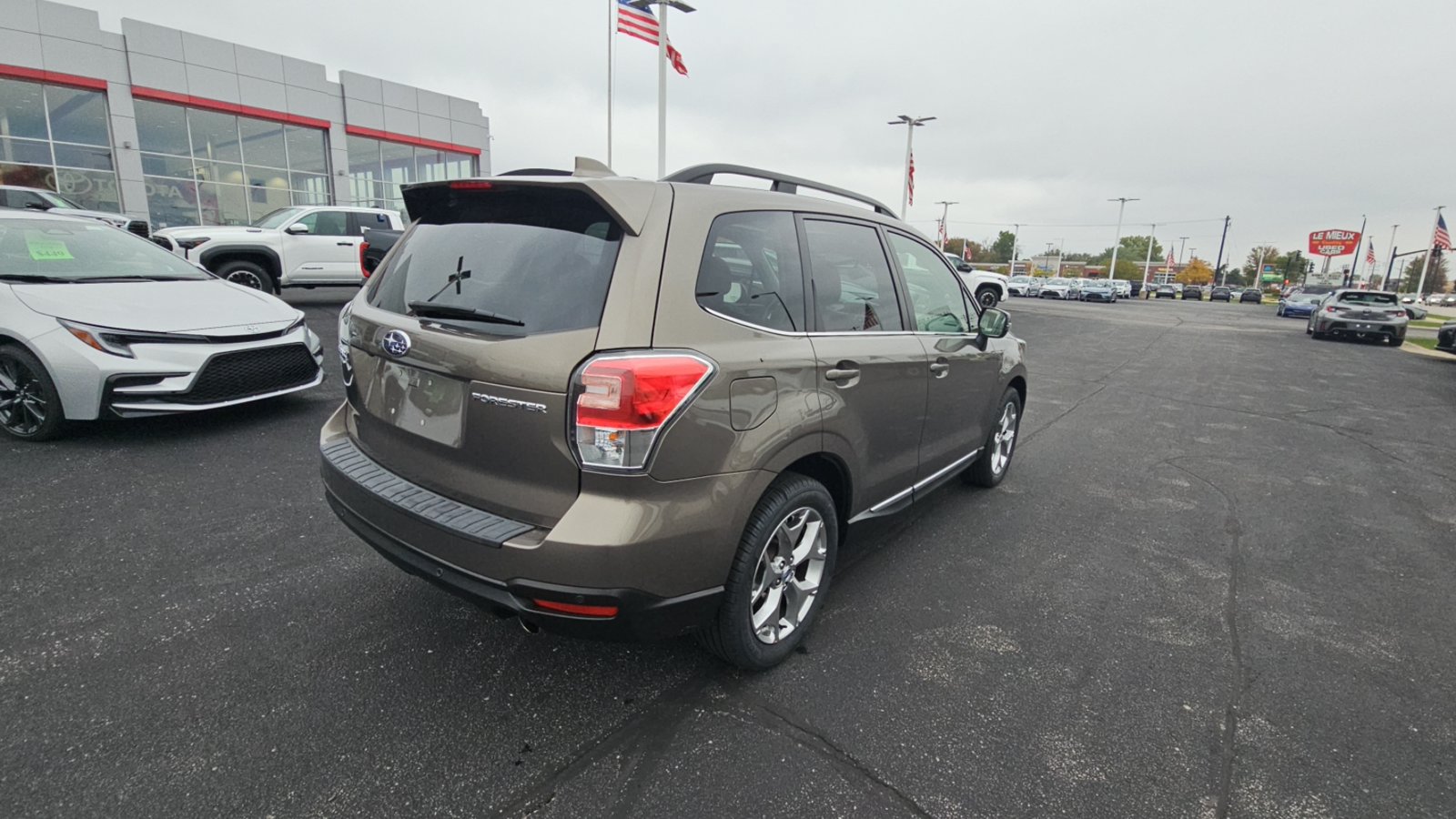 Used 2018 Subaru Forester 2.5i Touring AWD/4WD image 3