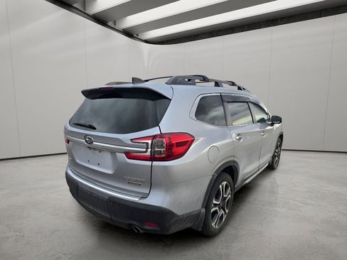 Used 2023 Subaru Ascent Touring image 5