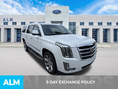 Used 2020 Cadillac Escalade ESV Luxury RWD image 3