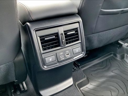 Used 2025 Subaru Forester Touring w/ Touring Package AWD/4WD image 10