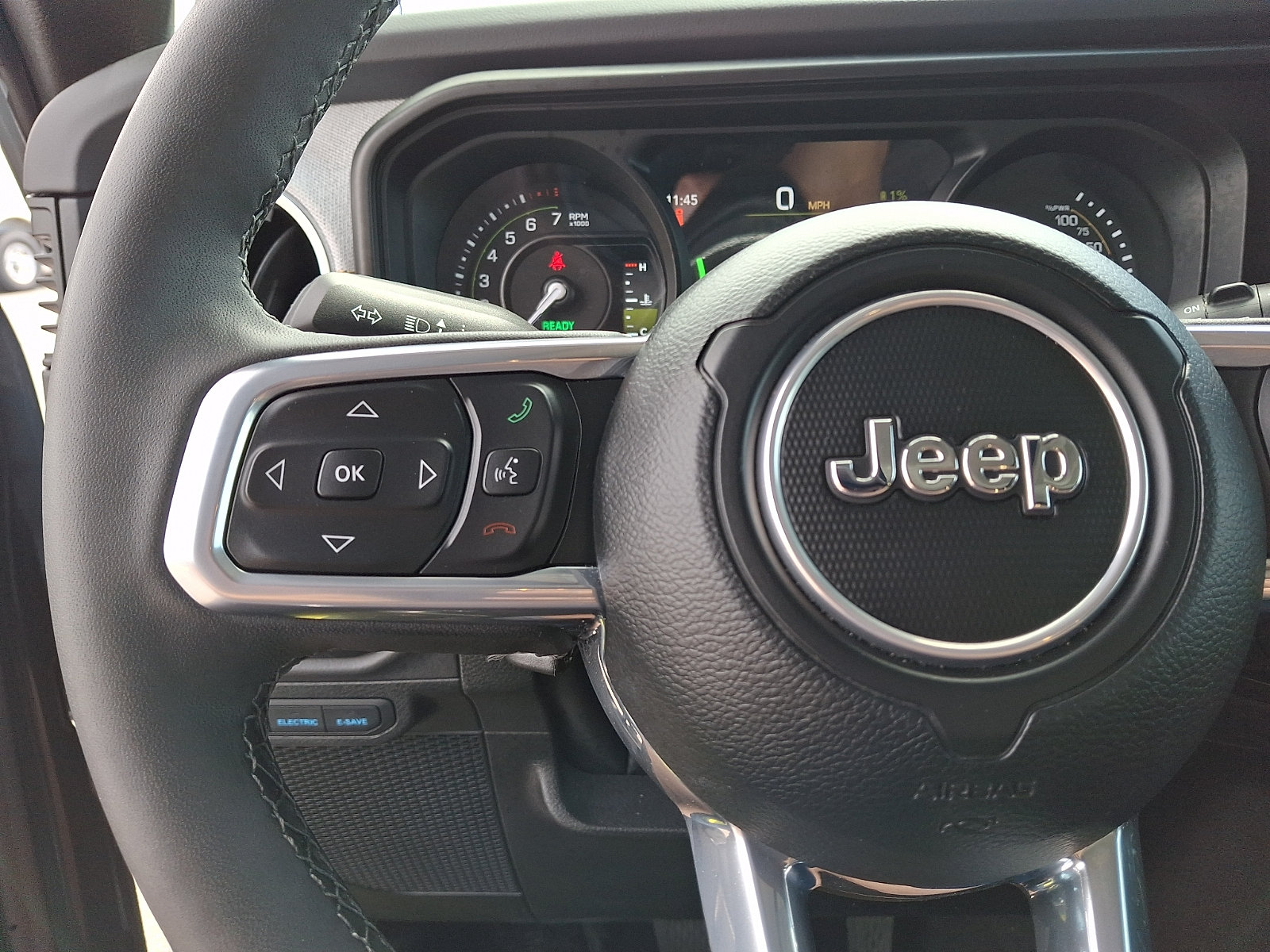 Used 2025 Jeep Wrangler Unlimited Sahara AWD/4WD image 21