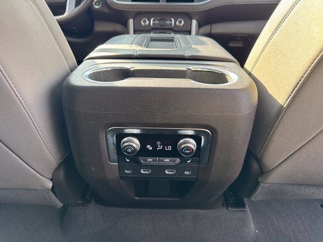 Used 2023 GMC Yukon XL SLT w/ SLT Premium Package AWD/4WD image 27