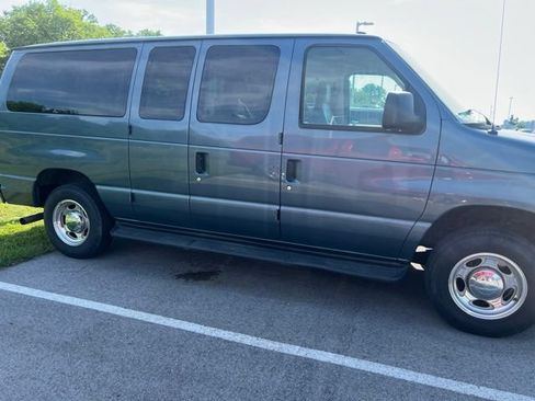 Used 2011 Ford E-150 and Econoline 150 Wagon w/ XLT Premium Pkg RWD image 9