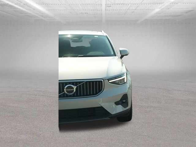 Used 2025 Volvo XC40 B5 Plus AWD/4WD image 42