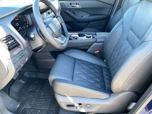 New 2026 Nissan Rogue Platinum image 10