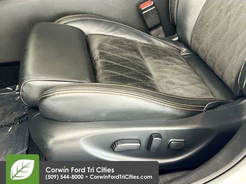 Used 2021 Nissan Maxima SR w/ Sport Mat Group FWD image 23