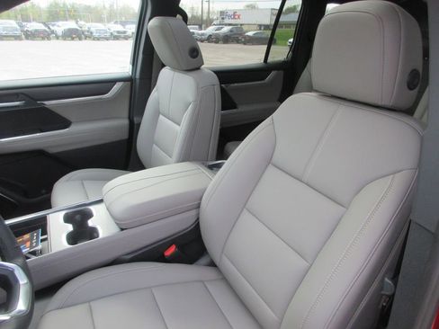 New 2026 GMC Acadia Elevation w/ Black Edition FWD image 12