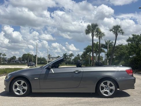 Used 2010 BMW 328i Convertible w/ Premium Pkg RWD image 4