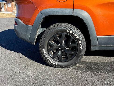 Used 2015 Jeep Cherokee Trailhawk w/ Comfort/Convenience Group image 33