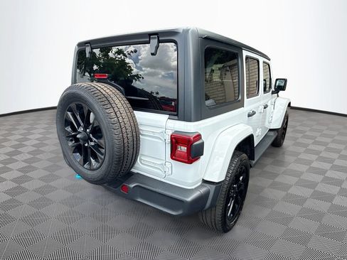 Used 2023 Jeep Wrangler Unlimited Sahara w/ Cold Weather Group AWD/4WD image 6