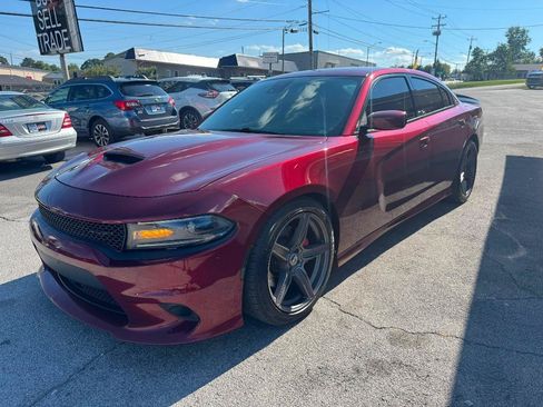Used 2017 Dodge Charger R/T Scat Pack w/ Technology Group RWD image 2