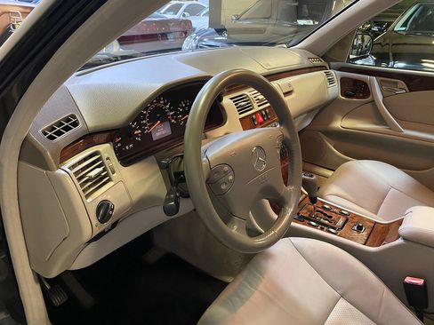 Used 2000 Mercedes-Benz E 320 Wagon image 19