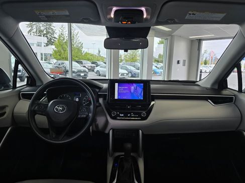 Used 2023 Toyota Corolla Cross L image 33