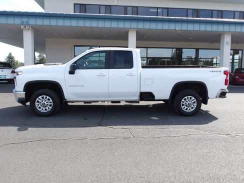 Used 2021 Chevrolet Silverado 2500 LT w/ Convenience Package image 2