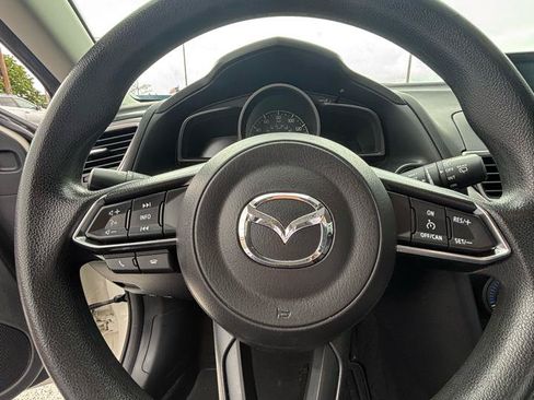 Used 2017 MAZDA MAZDA3 Sport FWD image 11