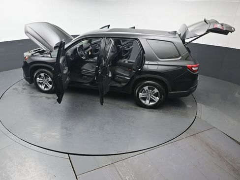 Certified 2025 Honda Pilot EX-L image 47