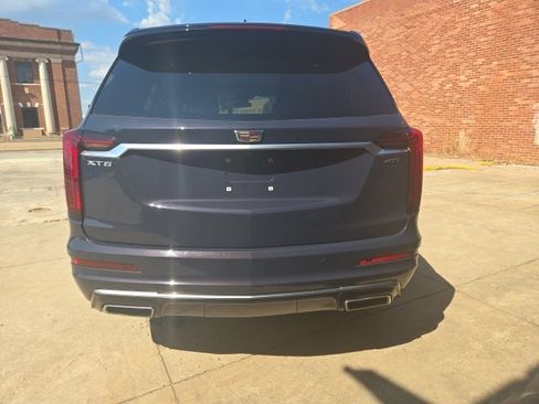 Certified 2025 Cadillac XT6 Premium Luxury image 5