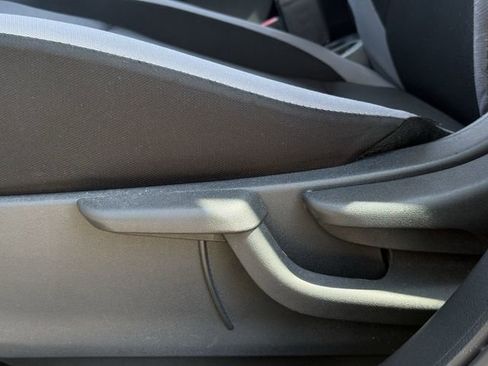 Used 2025 Nissan Versa S FWD image 24