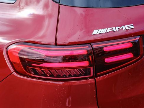 New 2025 Mercedes-Benz GLB 35 AMG 4MATIC image 9