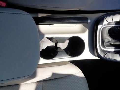 Certified 2023 Kia Soul LX w/ LX Technology Package FWD image 14