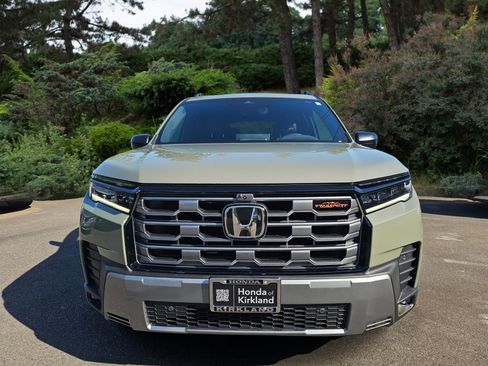 New 2026 Honda Pilot TrailSport image 3