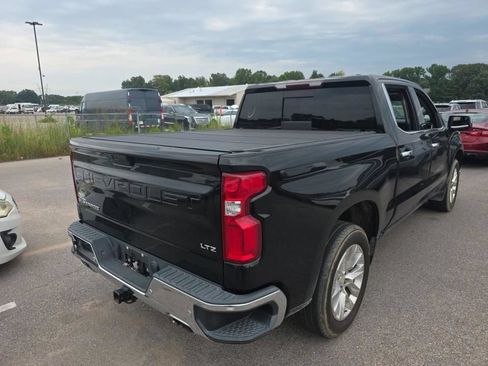 Used 2019 Chevrolet Silverado 1500 LTZ w/ LTZ Premium Package AWD/4WD image 3