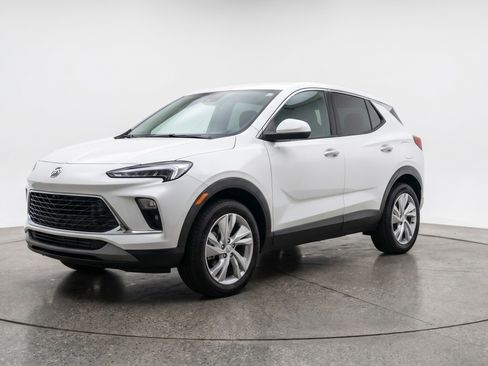 Used 2025 Buick Encore GX Preferred FWD image 3