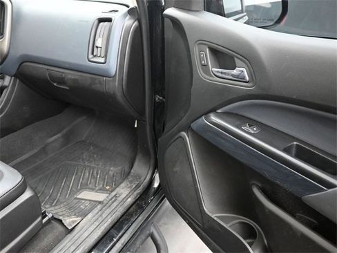 Used 2022 Chevrolet Colorado Z71 w/ Z71 Midnight Edition image 23