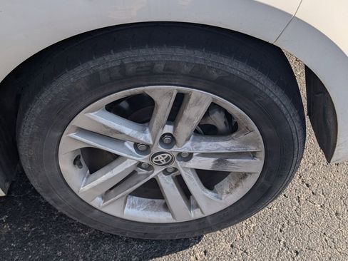 Used 2020 Toyota Corolla SE image 19