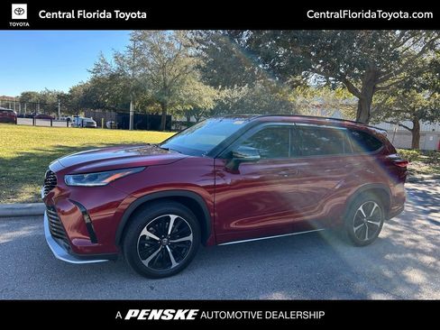 Certified 2022 Toyota Highlander XSE image 1