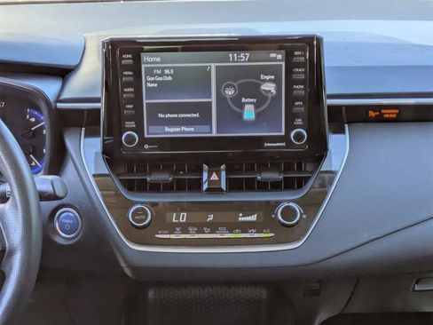 Used 2022 Toyota Corolla LE image 18