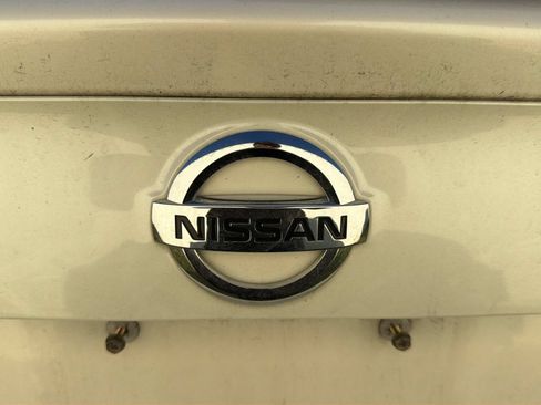 Used 2020 Nissan Rogue Sport SL w/ Premium Package FWD image 17