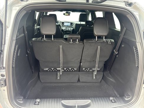 New 2026 Chrysler Pacifica Select image 11