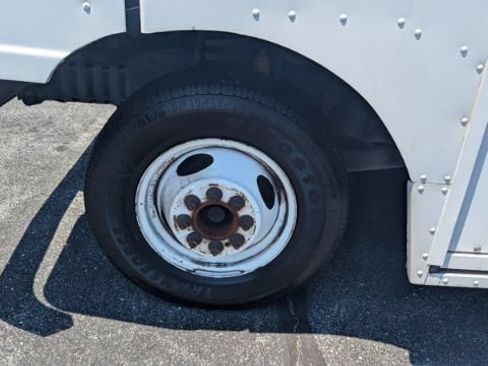 Used 2013 Ford E-350 and Econoline 350 Super Duty w/ Air Conditioning Prep Pkg RWD image 9
