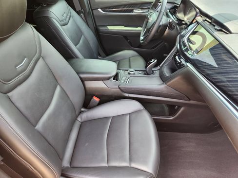 Used 2023 Cadillac XT6 Premium Luxury FWD image 17
